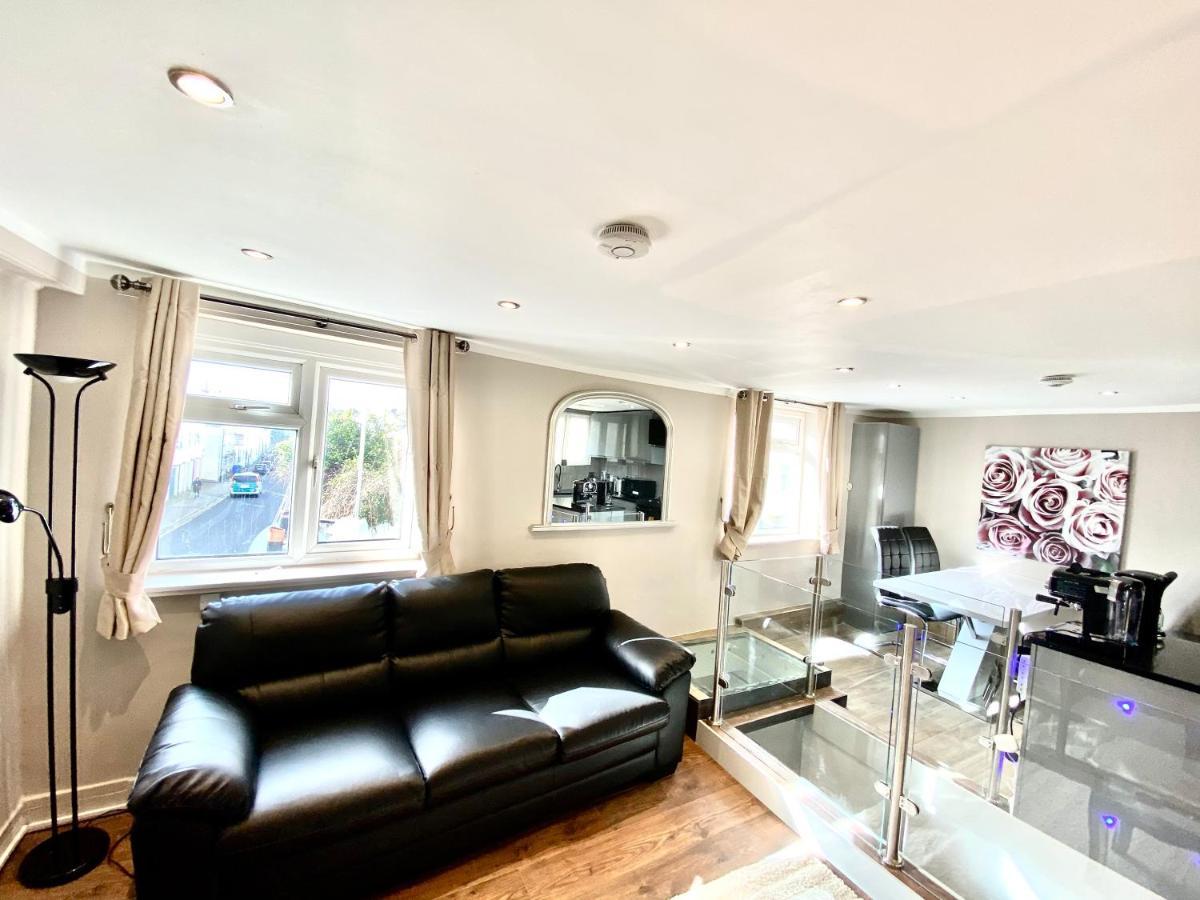 Modern Stylish Apartment At Brighton Station Exterior photo